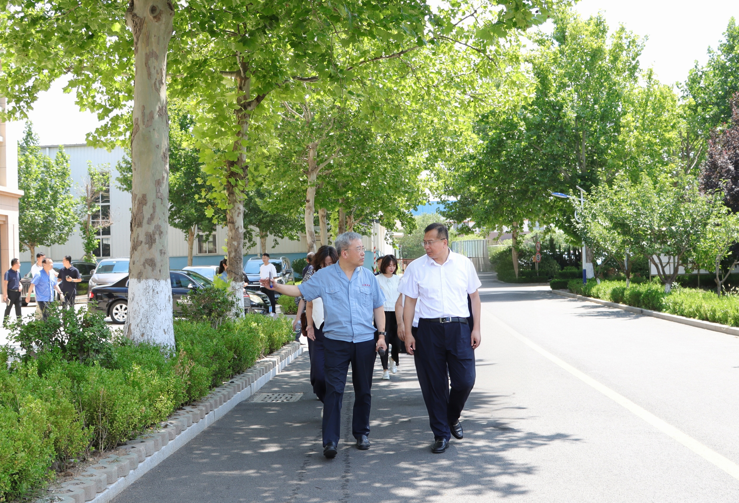 青島市科協(xié)黨組書記、主席王崇江一行蒞臨青纜考察調研